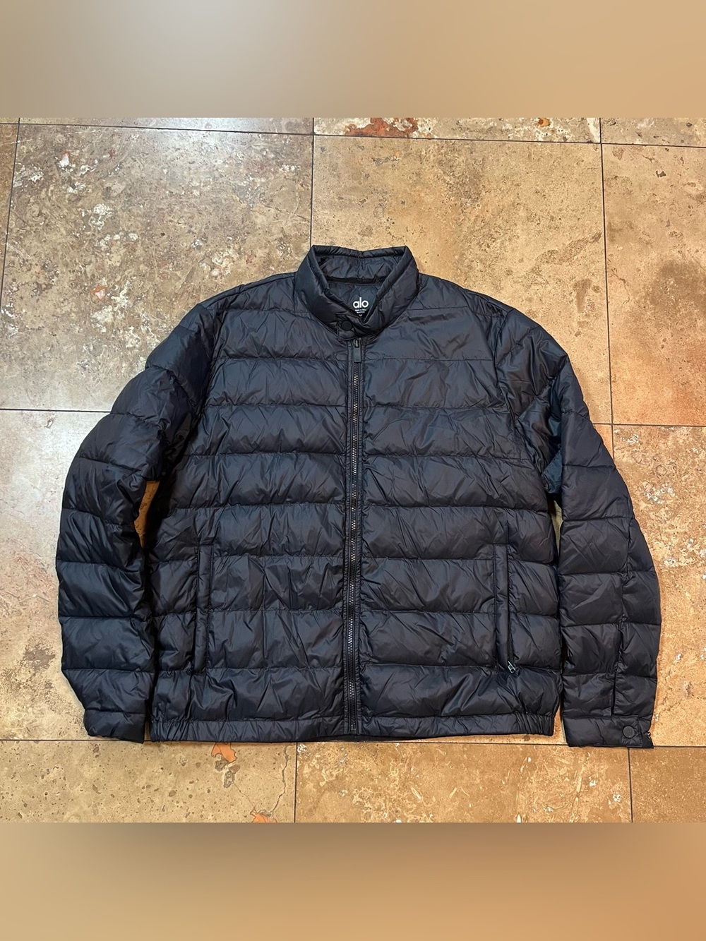 Alo Yoga Men’s Quilted Black Full Zip Water Resistant Aspen Puffer Jacket Medium